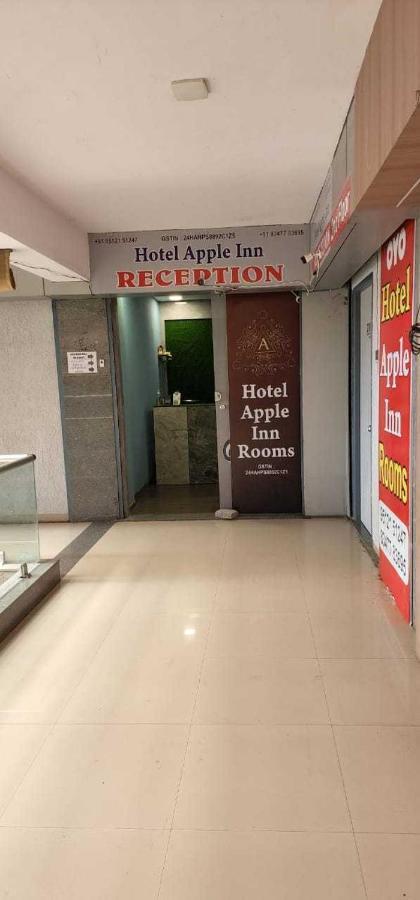 Oyo Hotel Apple Inn Surat Zewnętrze zdjęcie