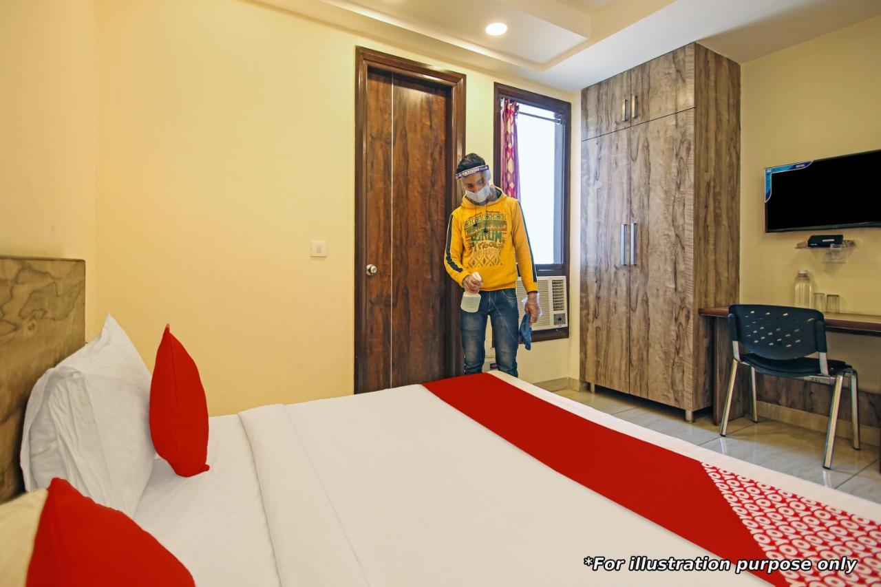 Oyo Hotel Apple Inn Surat Zewnętrze zdjęcie